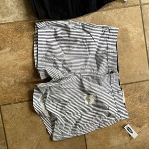 Old Navy Everday Striped Navy and White Shorts- size 8